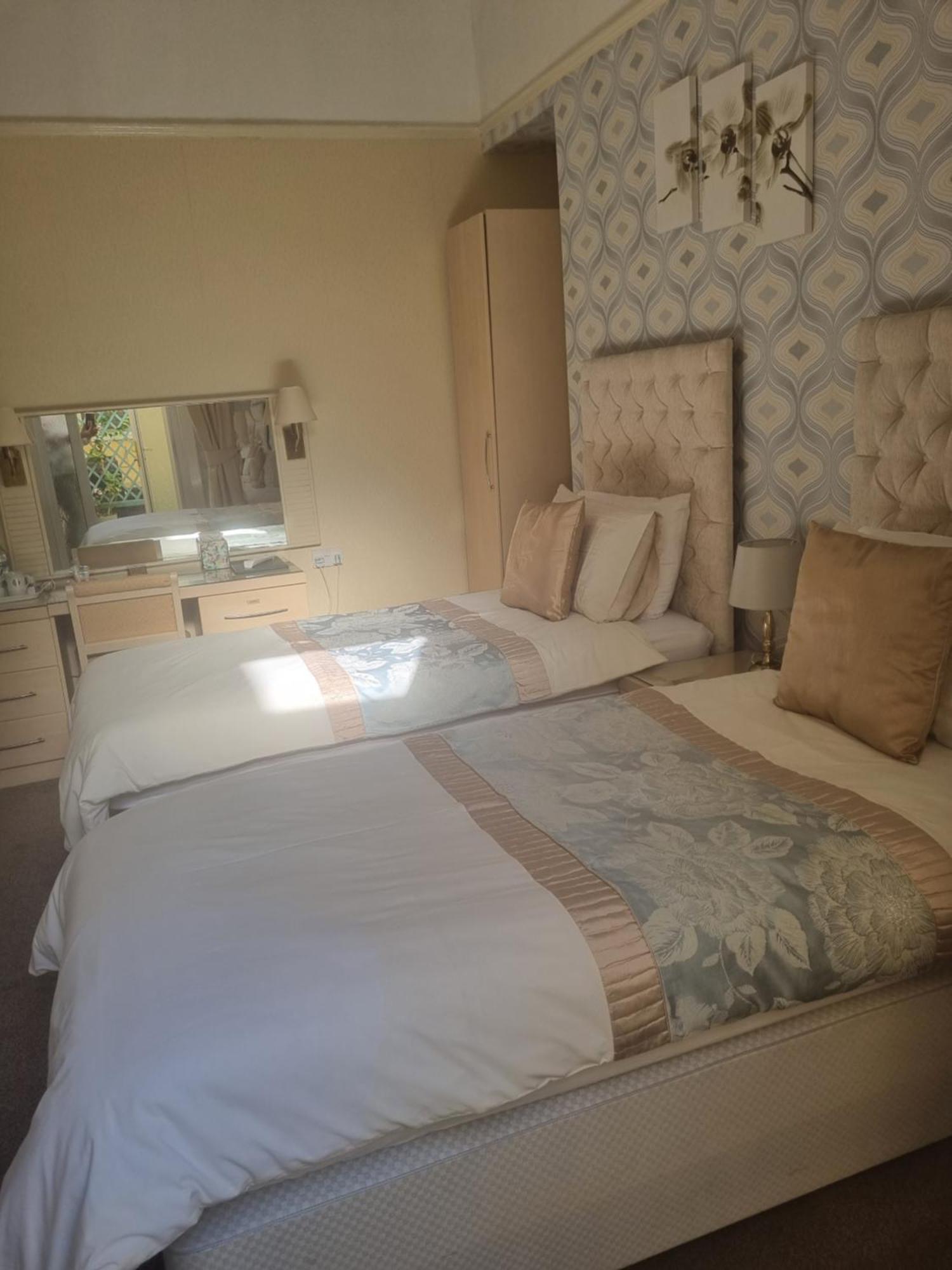 The Sands Hotel Пейнтън Екстериор снимка