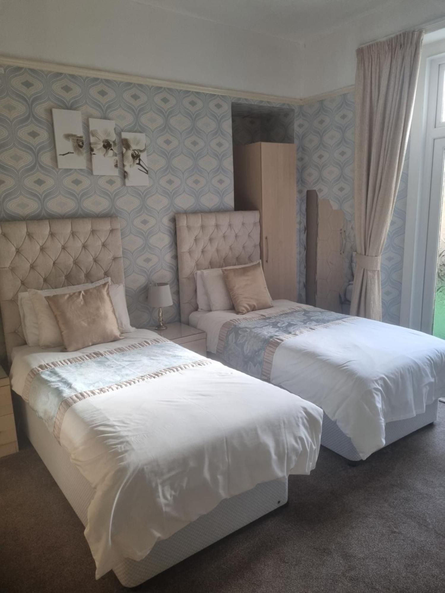 The Sands Hotel Пейнтън Екстериор снимка