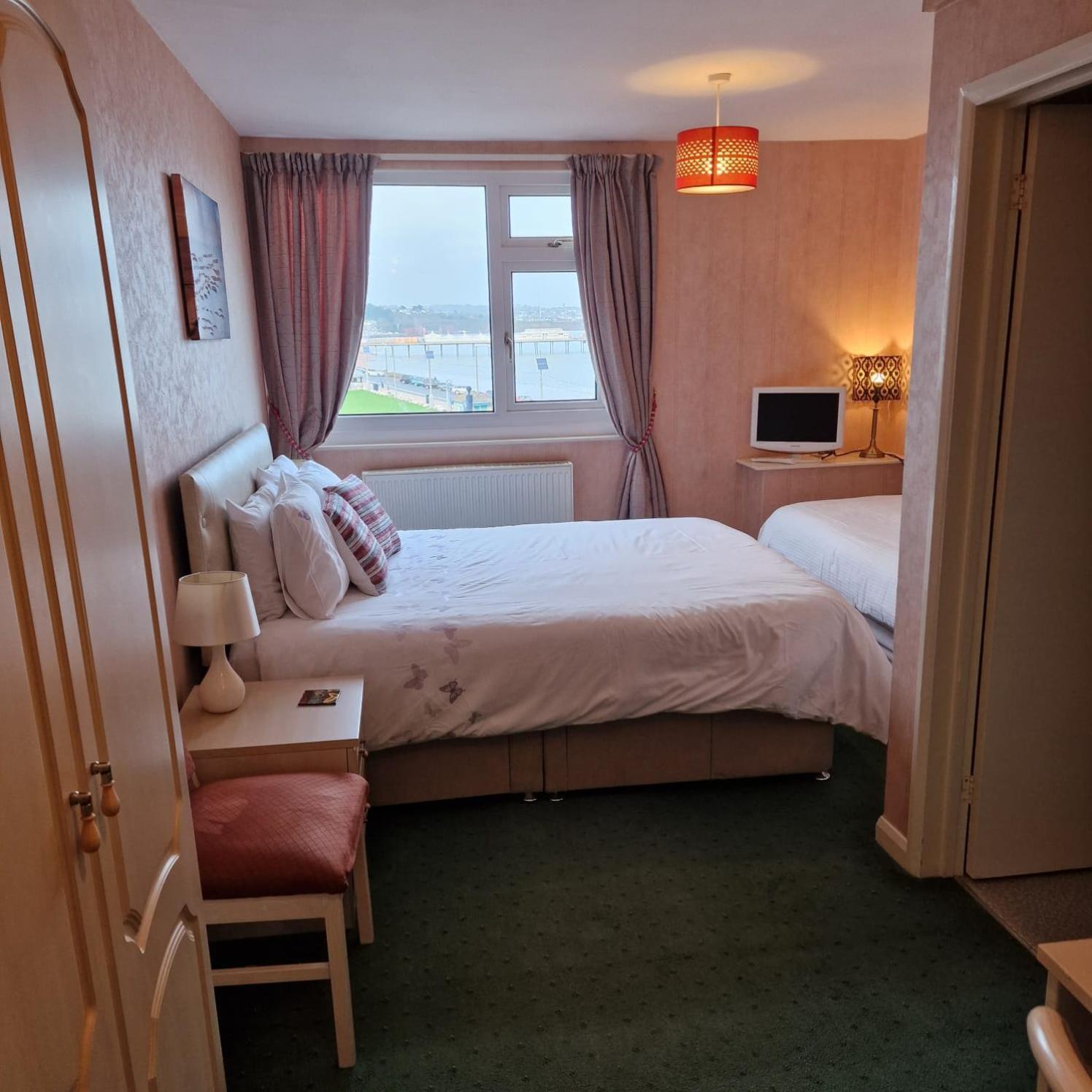 The Sands Hotel Пейнтън Екстериор снимка