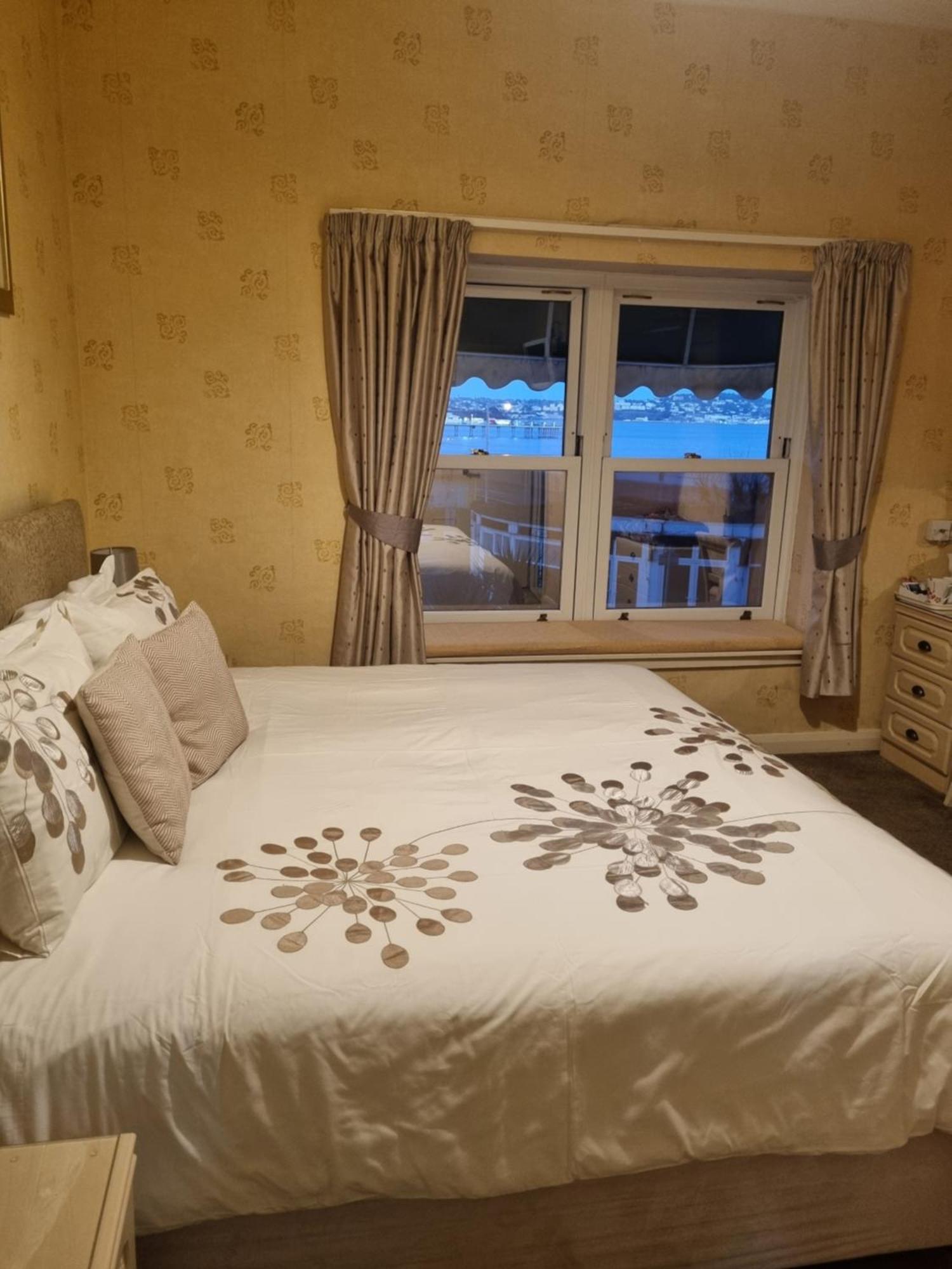 The Sands Hotel Пейнтън Екстериор снимка