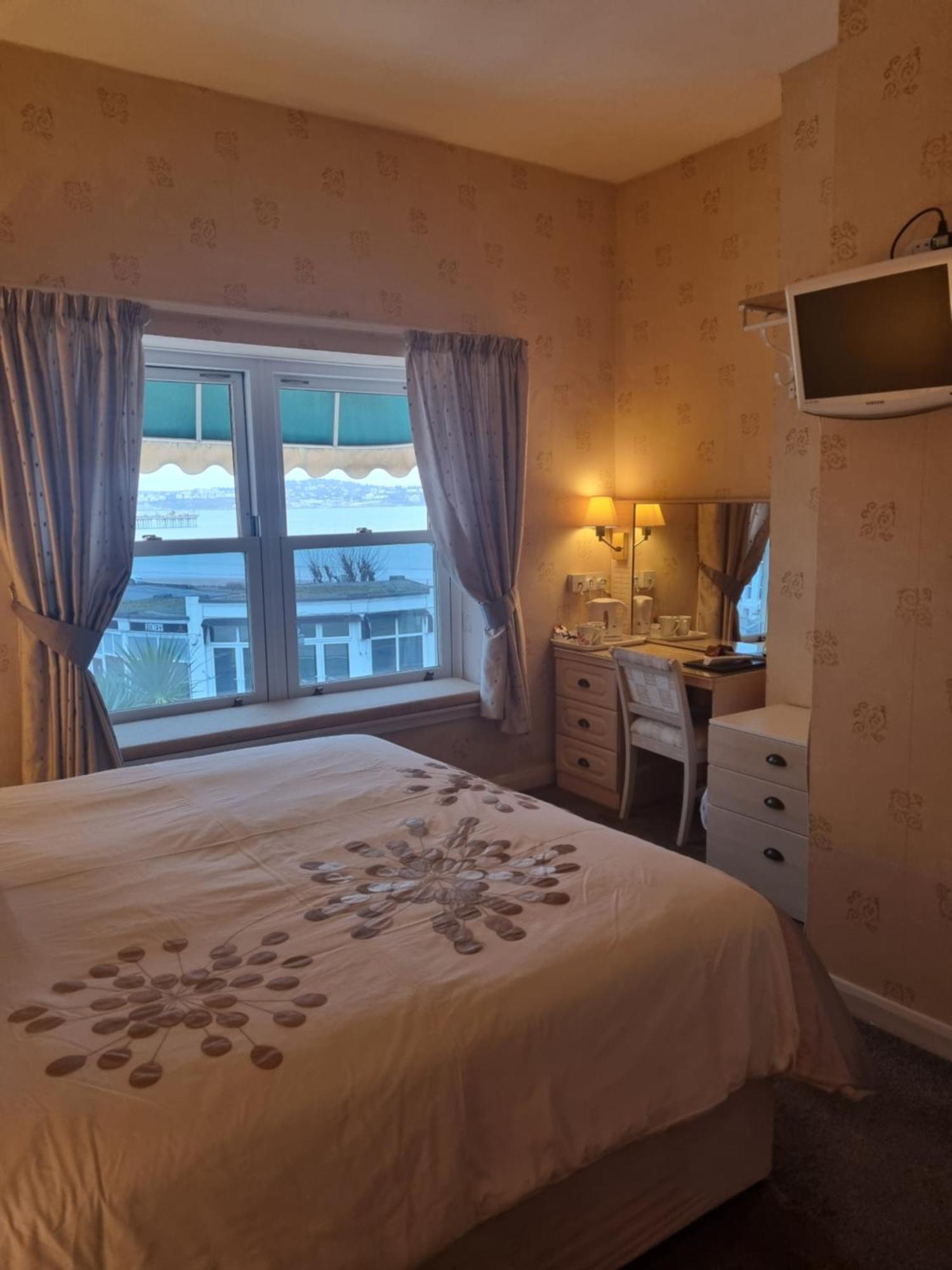 The Sands Hotel Пейнтън Екстериор снимка
