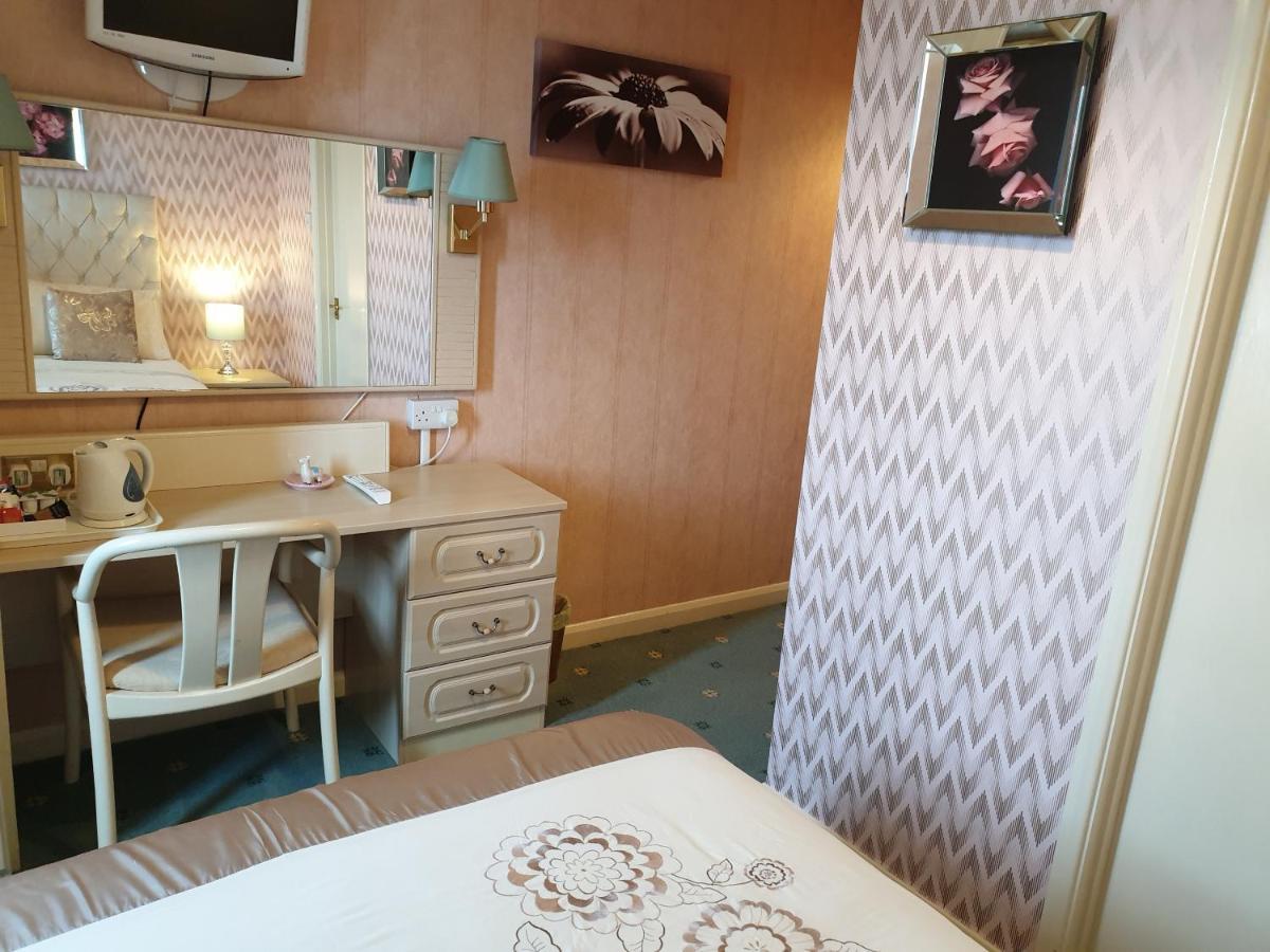 The Sands Hotel Пейнтън Екстериор снимка